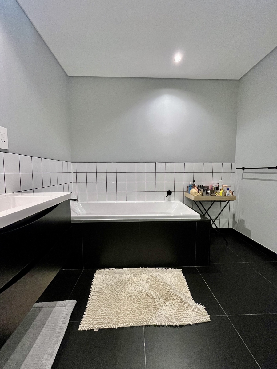 2 Bedroom Property for Sale in Cape Town City Centre Western Cape